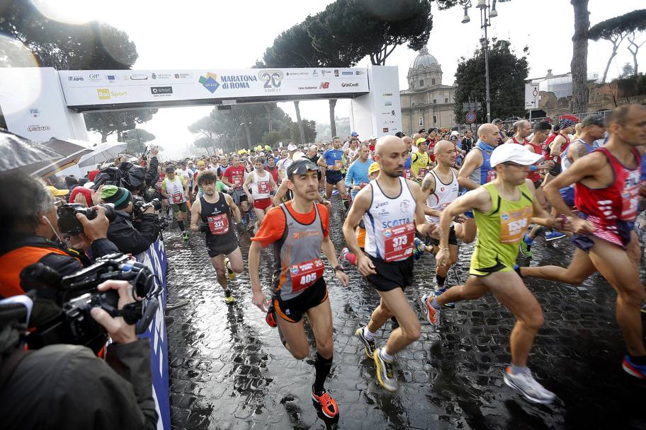 Il via alla Maratona di Roma. Ansa